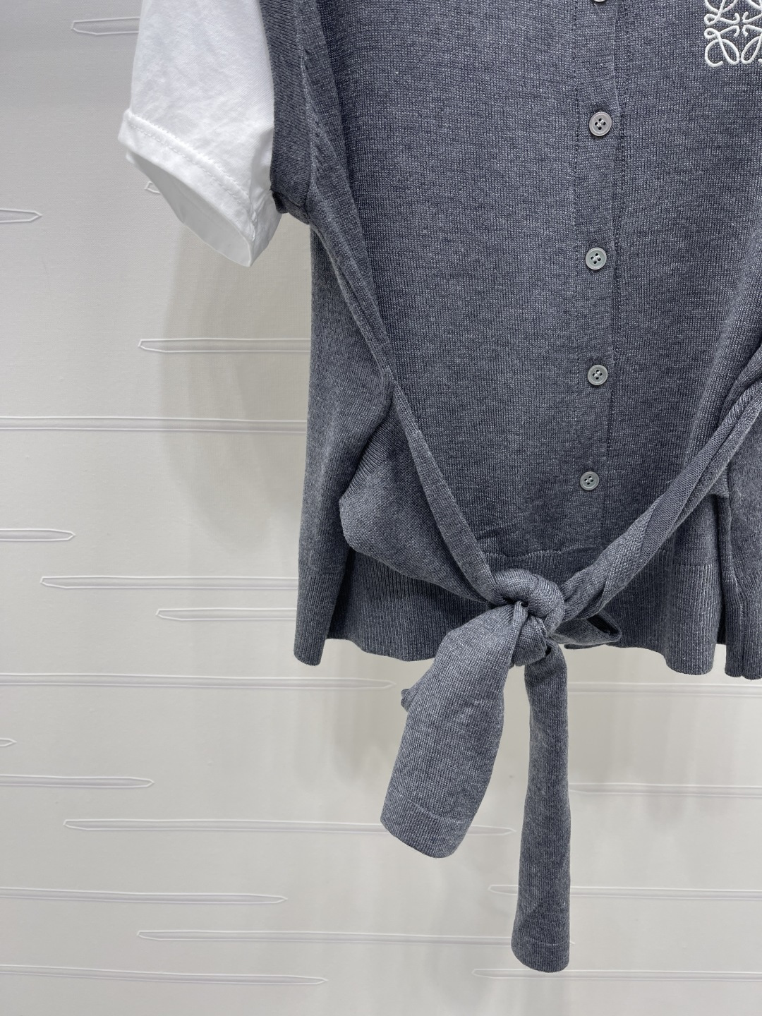 Women's short sleeves